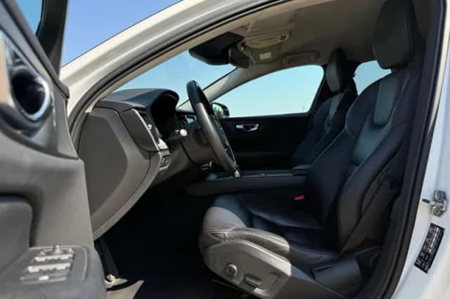 Volvo V60 (2021) thumbnail 6