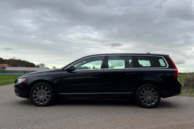 Volvo V70 (2011) thumbnail 3