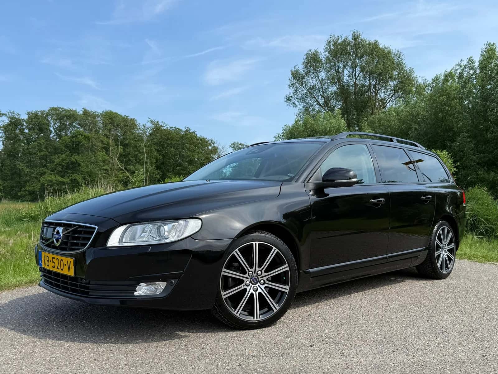 Volvo V70 (2015) — foto 1