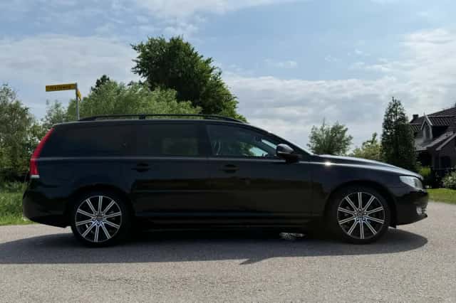 Volvo V70 (2015) thumbnail 37