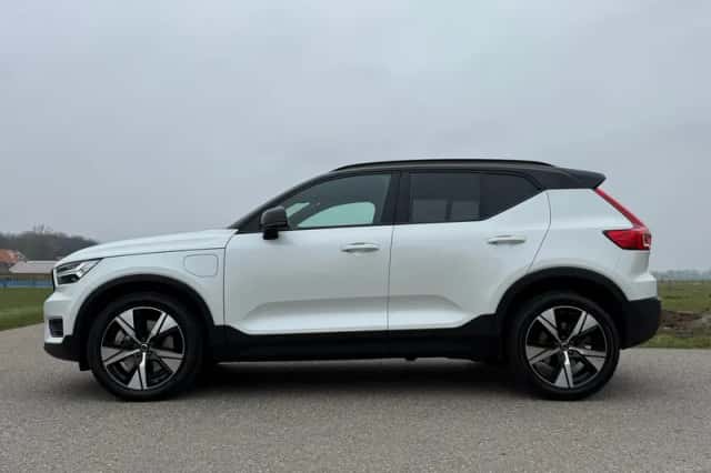 Volvo XC40 (2021) thumbnail 2