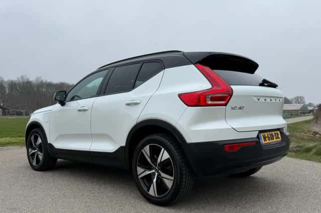Volvo XC40 (2021) thumbnail 3