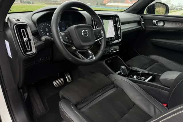 Volvo XC40 (2021) thumbnail 4