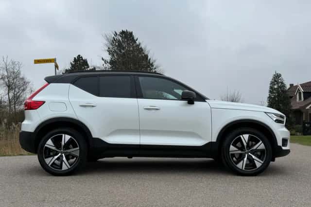 Volvo XC40 (2021) thumbnail 32