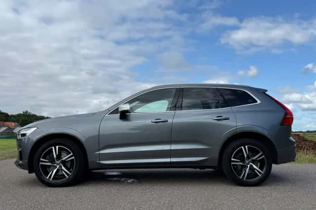 Volvo XC60 (2019) thumbnail 2
