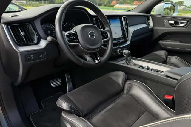 Volvo XC60 (2019) thumbnail 4
