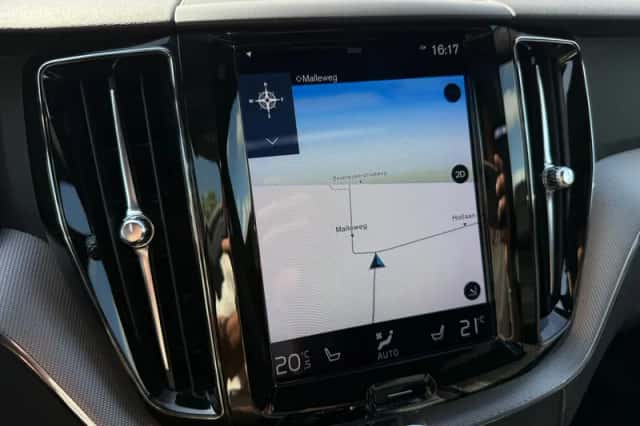 Volvo XC60 (2019) thumbnail 5