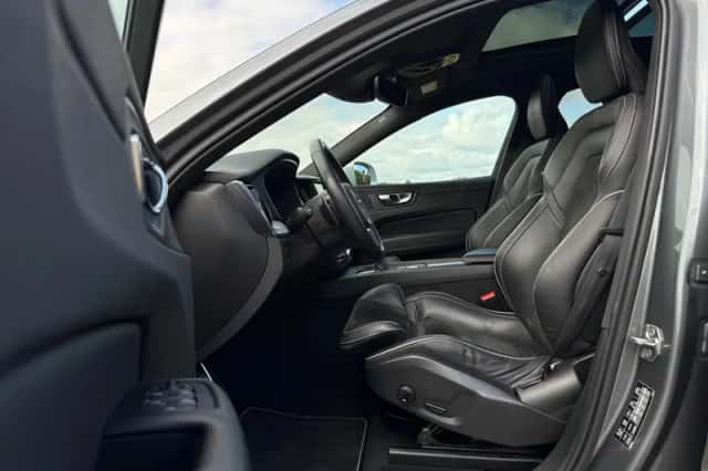 Volvo XC60 (2019) thumbnail 6