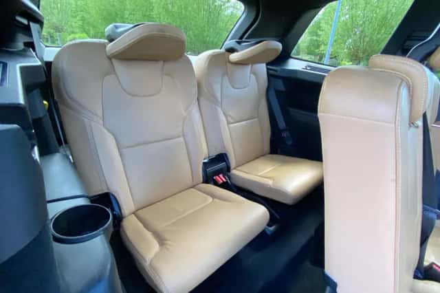 Volvo XC90 (2017) thumbnail 11