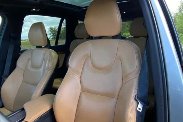 Volvo XC90 (2017) thumbnail 15