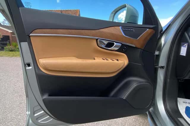 Volvo XC90 (2017) thumbnail 16