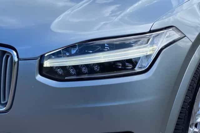 Volvo XC90 (2017) thumbnail 20