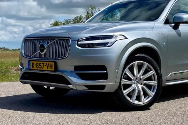 Volvo XC90 (2017) thumbnail 4