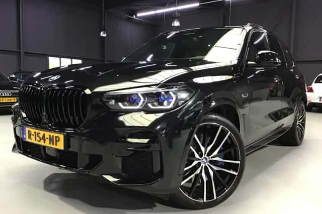 BMW X5 (2021) thumbnail 1