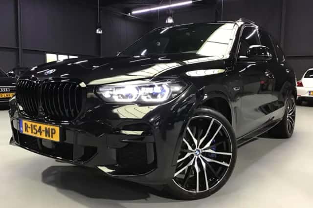 BMW X5 (2021) thumbnail 2
