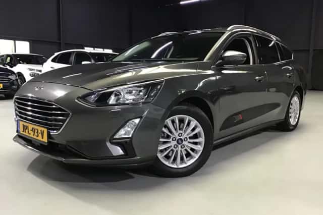 Ford Focus (2022) thumbnail 2