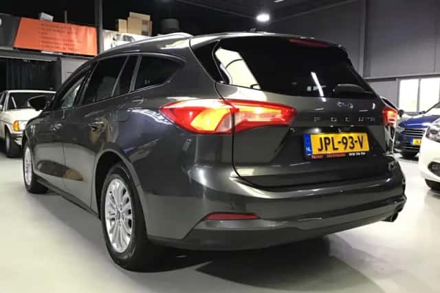 Ford Focus (2022) thumbnail 5