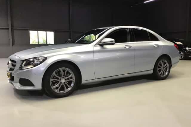 Mercedes-Benz C-Klasse (2015) thumbnail 3