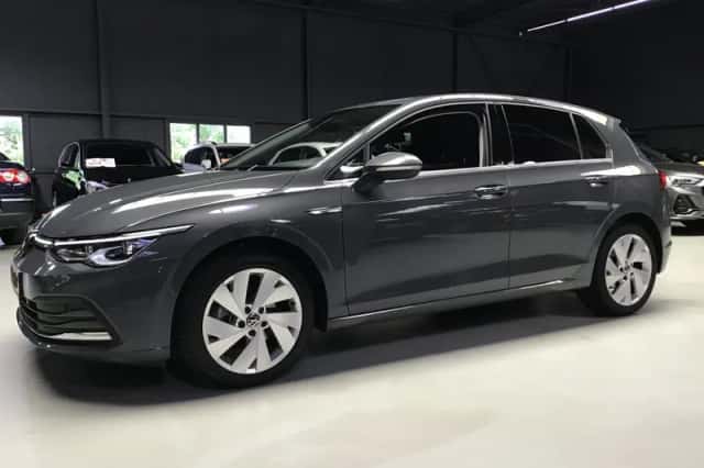 Volkswagen Golf (2021) thumbnail 4