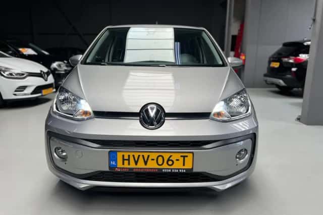 Volkswagen Up! (2019) thumbnail 2