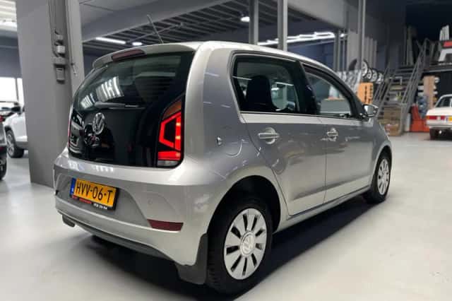 Volkswagen Up! (2019) thumbnail 6