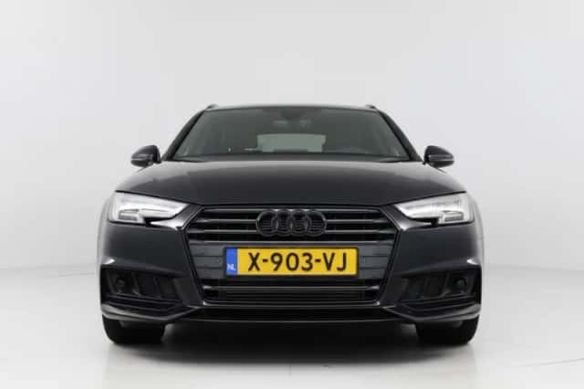 Audi A4 (2017) thumbnail 5
