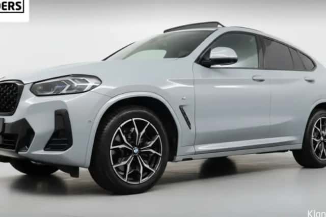 BMW X4 (2023) thumbnail 1