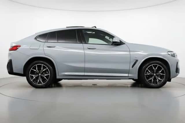 BMW X4 (2023) thumbnail 6