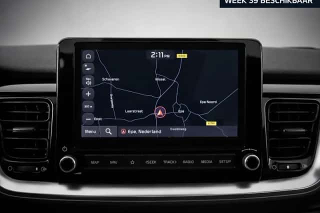 Kia Stonic (2021) thumbnail 4