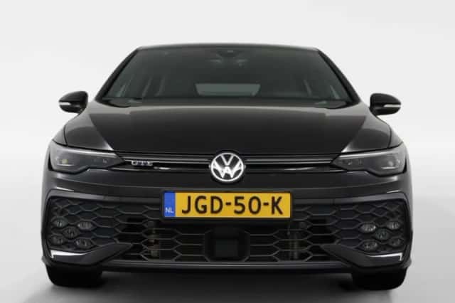 Volkswagen Golf (2025) thumbnail 4