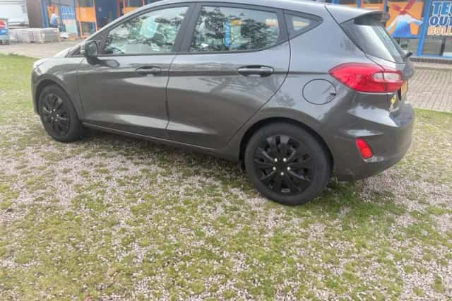 Ford Fiesta (2018) thumbnail 2