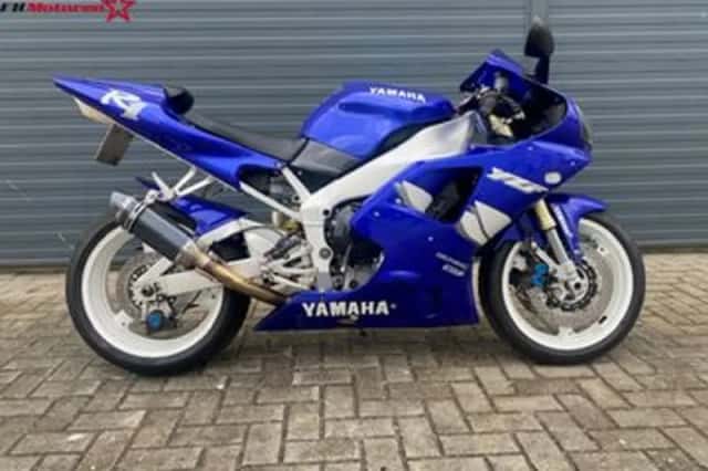 YAMAHA YZF (1999) thumbnail 1