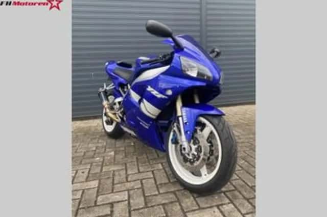 YAMAHA YZF (1999) thumbnail 4