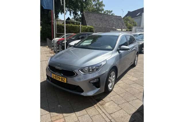 Kia Ceed Sportswagon (2021) thumbnail 3