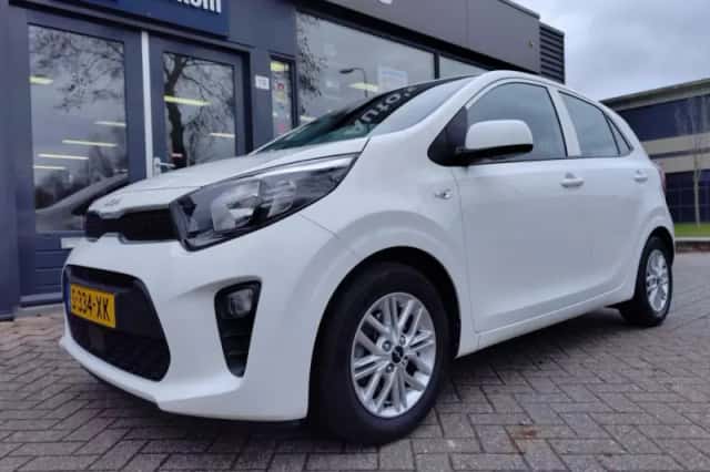 Kia Picanto (2023) thumbnail 2