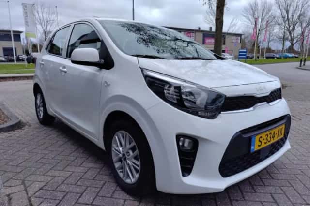 Kia Picanto (2023) thumbnail 6