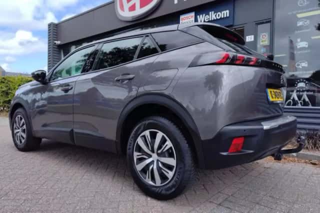 Peugeot 2008 (2020) thumbnail 3