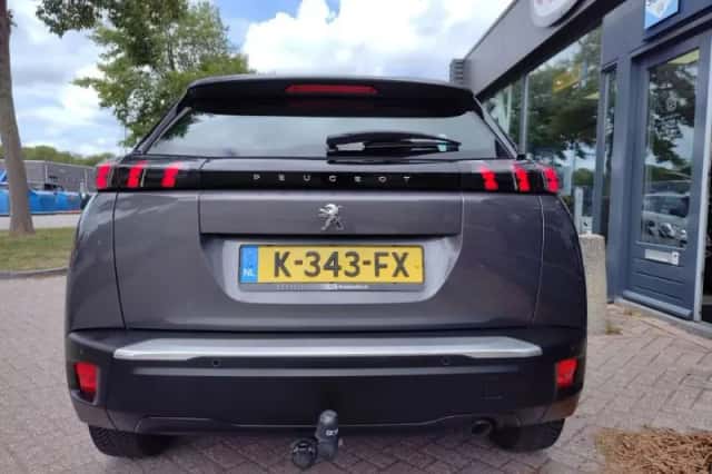 Peugeot 2008 (2020) thumbnail 5