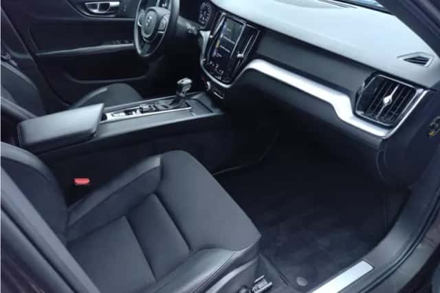 Volvo V60 (2020) thumbnail 4
