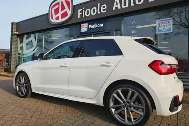 Audi A1 (2019) thumbnail 2