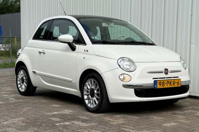 Fiat 500 (2011) thumbnail 2
