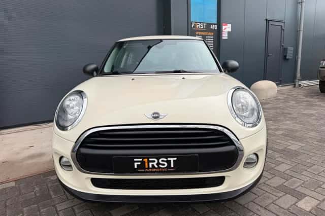 MINI Cooper (2016) thumbnail 2