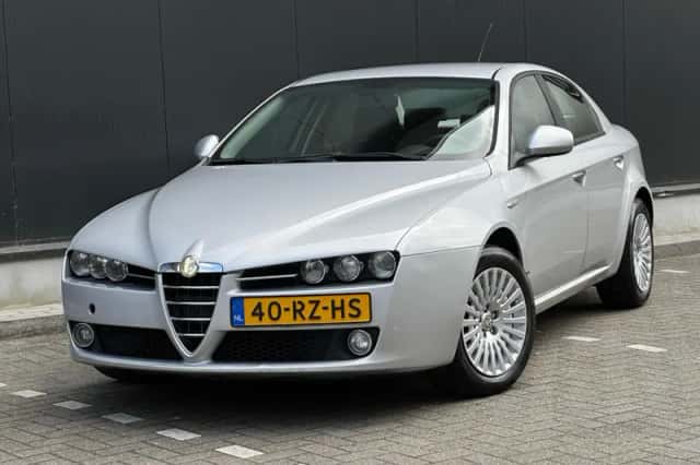 Alfa Romeo 159 (2005) thumbnail 1
