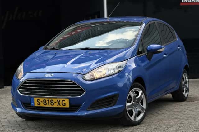 Ford Fiesta (2013) thumbnail 1