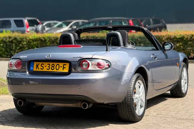 Mazda MX-5 (2006) thumbnail 4