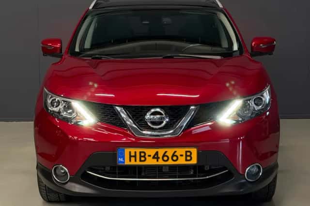 Nissan Qashqai (2015) thumbnail 2