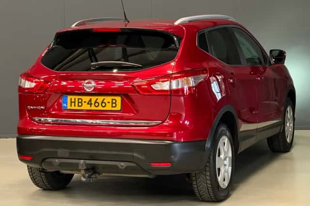 Nissan Qashqai (2015) thumbnail 4