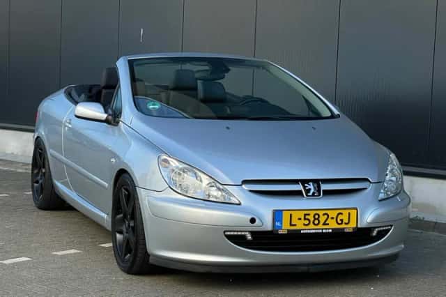Peugeot 307 CC (2005) thumbnail 2