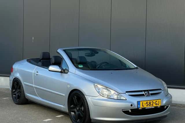 Peugeot 307 CC (2005) thumbnail 3