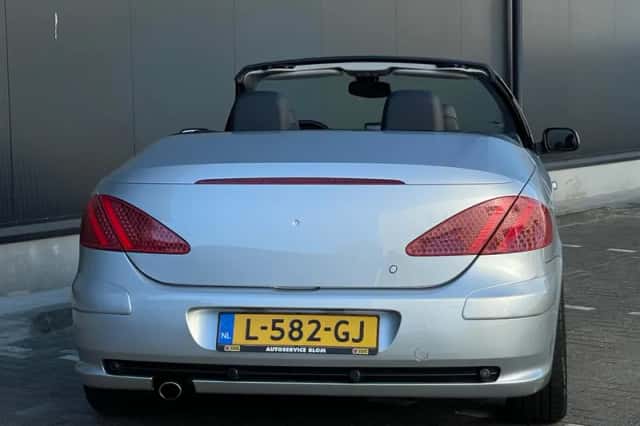 Peugeot 307 CC (2005) thumbnail 5